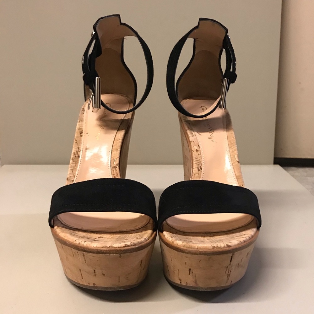GIANVITO ROSSI
Suede Cork Wedge Sandals